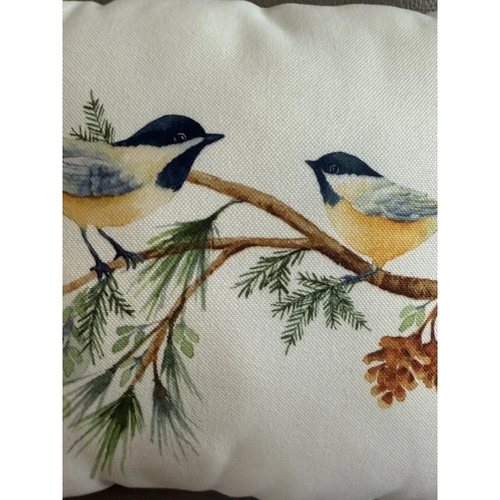 C&F Home Seasonal Holiday Pillow Chickadees Birds Pine&Berries White‎ NEW